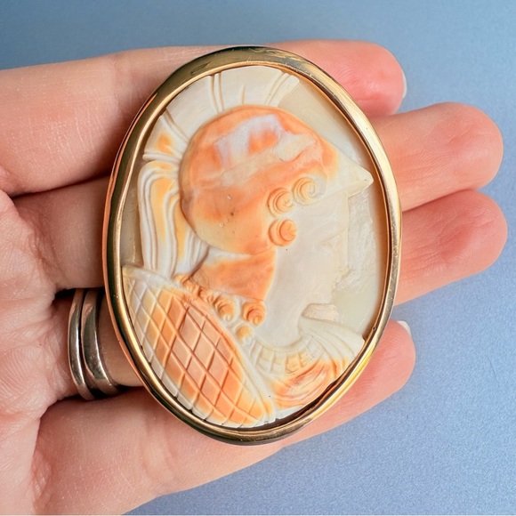 Vintage 14K Gold Exquisite Cameo Shell Athena HUGE Oval Brooch Pin/ Pend… - Picture 11 of 17